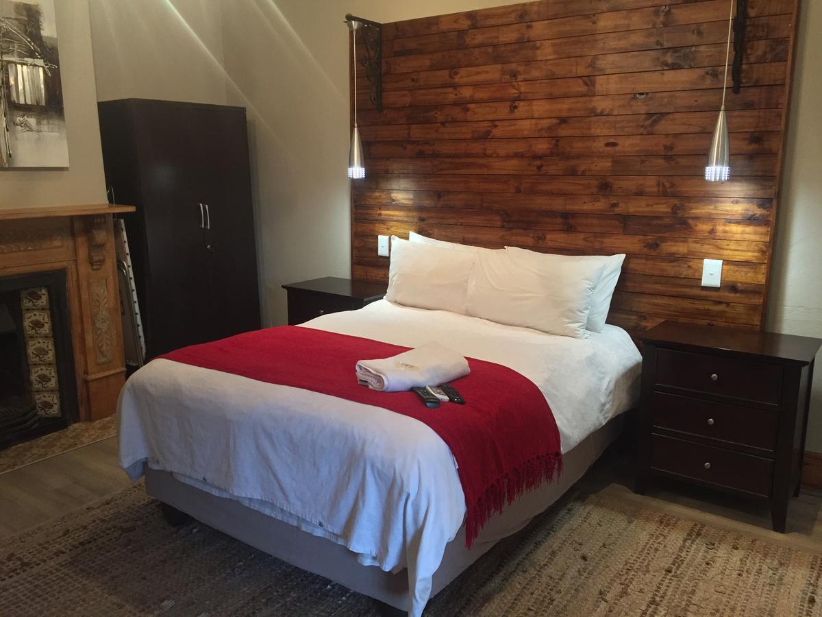 Tranquil House B&B @ 1 College Ave Куинстаун Екстериор снимка