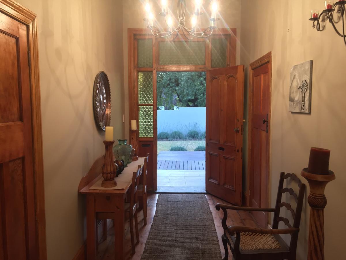Tranquil House B&B @ 1 College Ave Куинстаун Екстериор снимка
