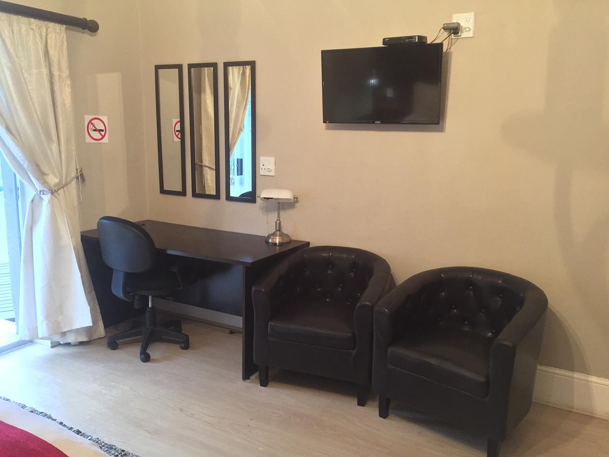 Tranquil House B&B @ 1 College Ave Куинстаун Екстериор снимка
